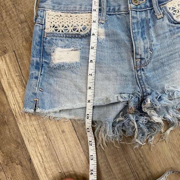Hollister size 0 shorts - Picture 9 of 10